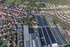 Gewerbegebiet mit Gewächshäusern des Gartenbaubetrieb Andreas Knaup in Röthlein im Bundesland Bayern, Deutschland