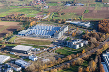 Gebäude und Produktionshallen auf dem Fahrzeugbau- Werksgelände der Schaeffler Automotive Bühl GmbH & Co. KG in Bühl im Ortsteil Vimbuch im Bundesland Baden-Württemberg, Deutschland