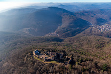 Madenburg in Eschbach im Bundesland Rheinland-Pfalz, Deutschland vom Flugzeug aus