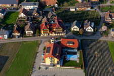 Luftbild von Gebäudekomplex der Hotelanlage Hotel Gasthaus Mosers Blume im Ortsteil Bollenbach in Haslach im Kinzigtal im Bundesland Baden-Württemberg, Deutschland