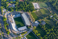 Erweiterungs- und Umbau- Baustelle am Sportstätten-Gelände des Stadion "Wildparkstadion" des KSC in Karlsruhe im Ortsteil Innenstadt-Ost im Bundesland Baden-Württemberg, Deutschland von oben