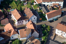 Krummgasse im Ortsteil Gräfenhausen in Annweiler am Trifels im Bundesland Rheinland-Pfalz, Deutschland