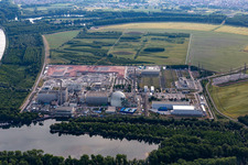 Reste der stillgelegten Reaktorblöcke und Anlagen des AKW - KKW Kernkraftwerk EnBW Kernkraft GmbH, Kernkraftwerk Philippsburg und Trümmer der beiden Kühltürme in Philippsburg im Bundesland Baden-Württemberg, Deutschland