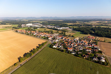 Luftaufnahme von Ortsteil Minderslachen in Kandel im Bundesland Rheinland-Pfalz, Deutschland