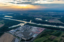 Luftaufnahme von Rückbau des KKW, Platz für den Gleichstrom in Philippsburg im Bundesland Baden-Württemberg, Deutschland