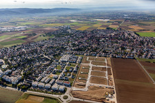 Neubaugebiet "Mitten im Feld" in Heddesheim im Bundesland Baden-Württemberg, Deutschland aus der Luft