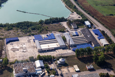 Gebäude und Produktionshallen auf dem Werksgelände der der Berry Plastics GmbH in Philippsburg im Bundesland Baden-Württemberg, Deutschland