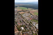 Ortsteil Linkenheim in Linkenheim-Hochstetten im Bundesland Baden-Württemberg, Deutschland aus der Luft betrachtet