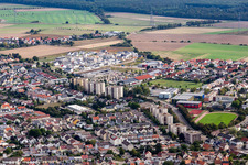 Ortsteil Linkenheim in Linkenheim-Hochstetten im Bundesland Baden-Württemberg, Deutschland aus der Drohnenperspektive