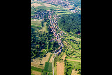Dorfansicht im Ortsteil Niebelsbach in Keltern im Bundesland Baden-Württemberg, Deutschland