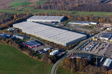 Gewerbegebiet und Firmenansiedlung Horst mit Friedrich Zufall GmbH & Co. KG Internationale Spedition, Magna Exteriors, STS Group und Thermo Fisher im Ortsteil Minderslachen in Kandel im Bundesland Rheinland-Pfalz, Deutschland