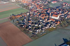 Schleithal im Bundesland Bas-Rhin, Frankreich von einer Drohne aus