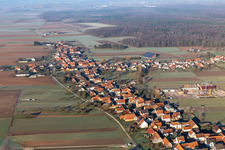 Schrägluftbild von Schleithal im Bundesland Bas-Rhin, Frankreich