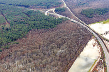 Land unter am Otterbach mit überschwemmten Wiesen an der A65 in Kandel im Bundesland Rheinland-Pfalz, Deutschland
