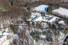Winterluftbild im Schnee der Sportschule Edenkoben im Bundesland Rheinland-Pfalz, Deutschland
