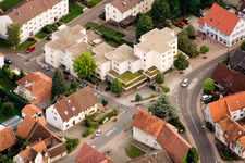 Brunnen Apotheke im Ortsteil Ittersbach in Karlsbad im Bundesland Baden-Württemberg, Deutschland vom Flugzeug aus