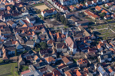 Kath. Kirche St Remigius im Ortsteil Diedesfeld in Neustadt an der Weinstraße im Bundesland Rheinland-Pfalz, Deutschland