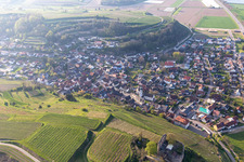 Schrägluftbild von Burg Lichteneck im Ortsteil Hecklingen in Kenzingen im Bundesland Baden-Württemberg, Deutschland