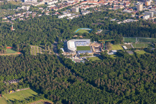 Erweiterungs- und Umbau- Baustelle am Sportstätten-Gelände des Stadion "Wildparkstadion" des KSC in Karlsruhe im Ortsteil Innenstadt-Ost im Bundesland Baden-Württemberg, Deutschland aus der Luft betrachtet