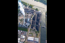 EnBW Steinkohlekraftwerk am Rhein im Ortsteil Daxlanden in Karlsruhe im Bundesland Baden-Württemberg, Deutschland von oben