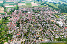 Offenbach an der Queich im Bundesland Rheinland-Pfalz, Deutschland von einer Drohne aus