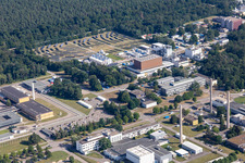 Forschungs- Gebäude und Bürokomplex des Karlsruhe Institut für Technologie Campus Nord an der Untergrombacher Straße in Eggenstein-Leopoldshafen im Bundesland Baden-Württemberg, Deutschland