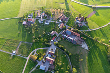 Vierundzwanzig Höfe im Ortsteil Äußerer Vogelsberg in Loßburg im Bundesland Baden-Württemberg, Deutschland