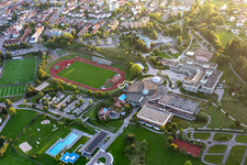 Offenes Schwimmbecken des Freibades Panorama-Bad in Freudenstadt im Bundesland Baden-Württemberg, Deutschland