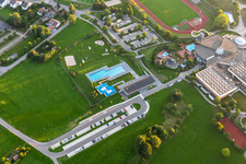 Luftbild von Offenes Schwimmbecken des Freibades Panorama-Bad in Freudenstadt im Bundesland Baden-Württemberg, Deutschland