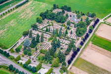 Friedhof in Neulußheim im Bundesland Baden-Württemberg, Deutschland