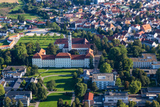 Gebäudekomplex des Klosters in Bad Schussenried im Ortsteil Roppertsweiler im Bundesland Baden-Württemberg, Deutschland