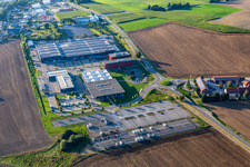 Gebäude und Produktionshallen auf dem Fahrzeugbau- Werksgelände der Carthago Reisemobilbau GmbH in Aulendorf im Ortsteil Unterrauhen im Bundesland Baden-Württemberg, Deutschland