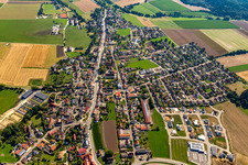 Schrägluftbild von Langenenslingen im Bundesland Baden-Württemberg, Deutschland