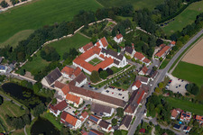 Luftbild von St. Anna-Münster,  Tagungshaus Kloster Heiligkreuztal in Altheim im Bundesland Baden-Württemberg, Deutschland