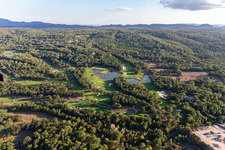 Gelände des Golfplatz des Ressort Terre Blanche in Tourrettes in Provence-Alpes-Cote d'Azur im Bundesland Var, Frankreich