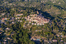 Luftbild von Callian im Bundesland Var, Frankreich