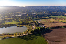 Luftbild von Déchèterie de Saint Rémy de Provence am Lac De Barreau im Ortsteil Les Écarts in Saint-Rémy-de-Provence im Bundesland Bouches-du-Rhône, Frankreich
