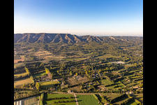 Massif des Alpilles im Ortsteil Partie Nord Est in Saint-Rémy-de-Provence im Bundesland Bouches-du-Rhône, Frankreich