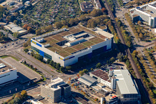 Gebäude des Einrichtungshaus - Möbelmarkt der " IKEA Deutschland GmbH & Co. KG " an der Gerwigstraße - Weinweg - Durlacher Allee in Karlsruhe im Ortsteil Oststadt im Bundesland Baden-Württemberg aus der Vogelperspektive