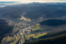 Murgtal im Ortsteil Hof in Baiersbronn im Bundesland Baden-Württemberg, Deutschland