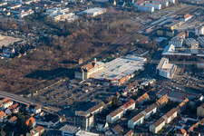 Real vor der Schliessung in Landau in der Pfalz im Bundesland Rheinland-Pfalz, Deutschland