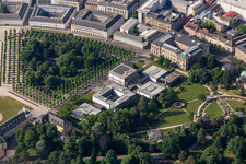 Bundesverfassungsgericht beim  Botanischer Garten Karlsruhe im Ortsteil Innenstadt-West im Bundesland Baden-Württemberg, Deutschland