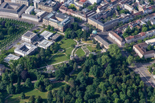 Luftbild von Bundesverfassungsgericht beim  Botanischer Garten Karlsruhe im Ortsteil Innenstadt-West im Bundesland Baden-Württemberg, Deutschland