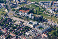 Deutsche Apotheker- und Ärztebank eG - apoBank in der Ludwig-Erhard-Allee im Ortsteil Oststadt in Karlsruhe im Bundesland Baden-Württemberg, Deutschland