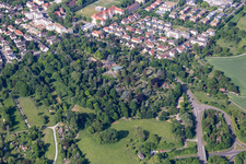 Gartenanlage Ettlingen Friedhof im Bundesland Baden-Württemberg, Deutschland