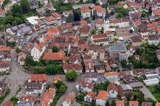 Rathaus Markdorf und  Kirche St. Nikolaus im Bundesland Baden-Württemberg, Deutschland