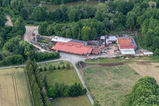 Luftaufnahme von Train touristique et Muséotrain de Semur-en-Vallon, en Sarthe, Frankreich