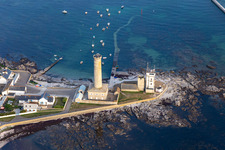 Luftaufnahme von Phare d’Eckmühl und Der Alte Leuchtturm von Penmarch im Bundesland Finistère, Frankreich