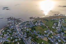 Ortsteil St-Guenole-St Pierre in Penmarch im Bundesland Finistère, Frankreich von oben gesehen
