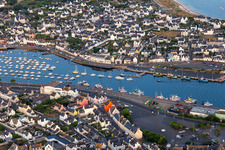 Schrägluftbild von Hafen von Guilvine in Treffiagat im Bundesland Finistère, Frankreich